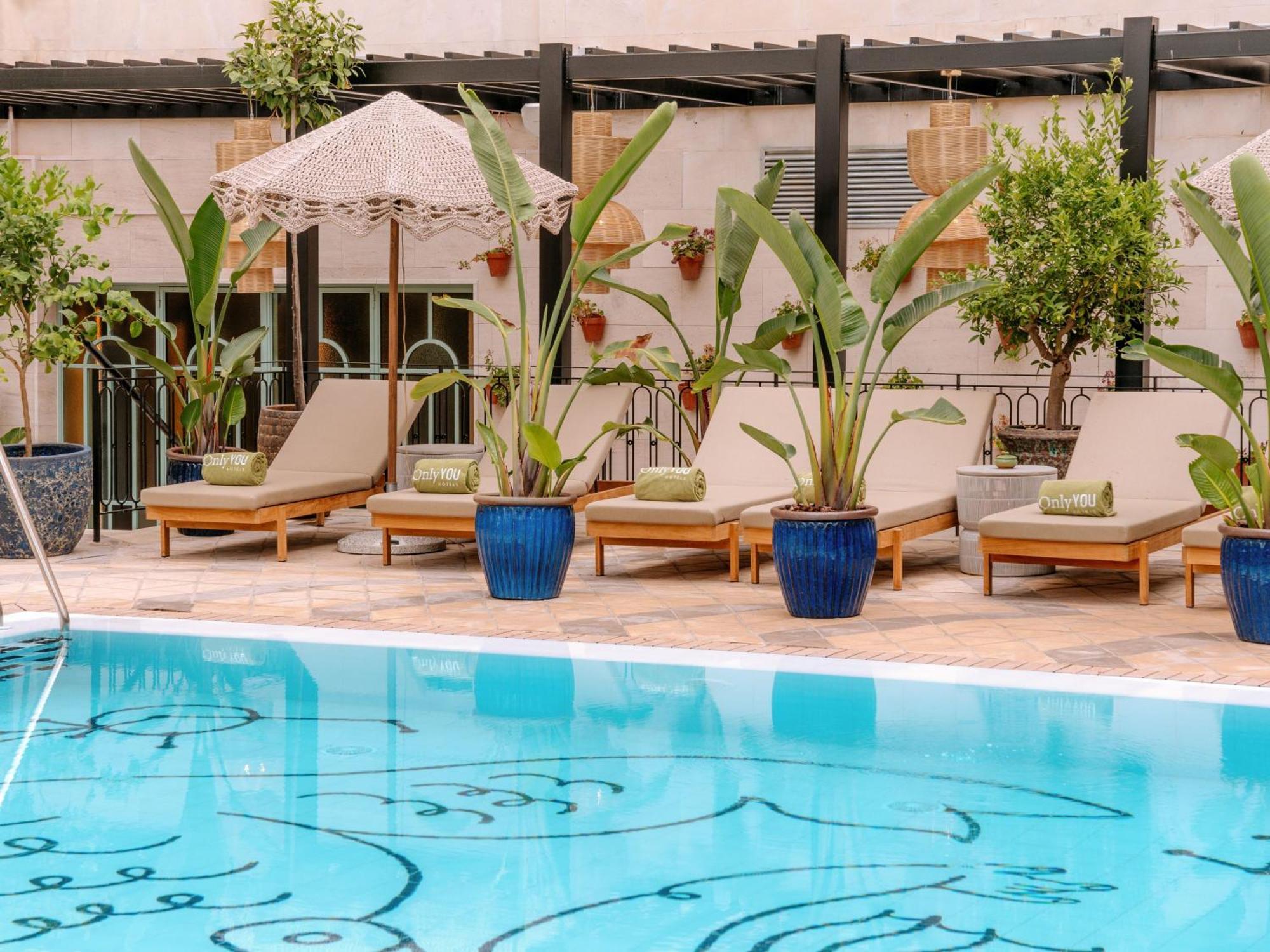 Only You Hotel Sevilla Luaran gambar